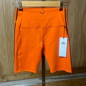 Alo Yoga cycle club Short